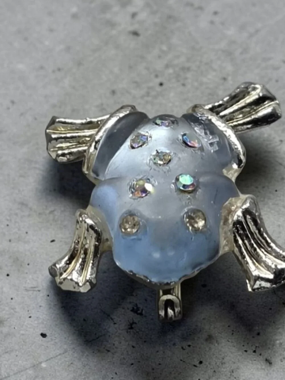 Vintage Silver Tone Jelly Belly Frog Brooch Pin with Aurora Borealis Rhinestones